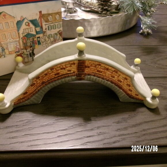 EXC Lemax Hearthside Village Porcelain Garden Bridge 1992 #23069 - Picture 6 of 7